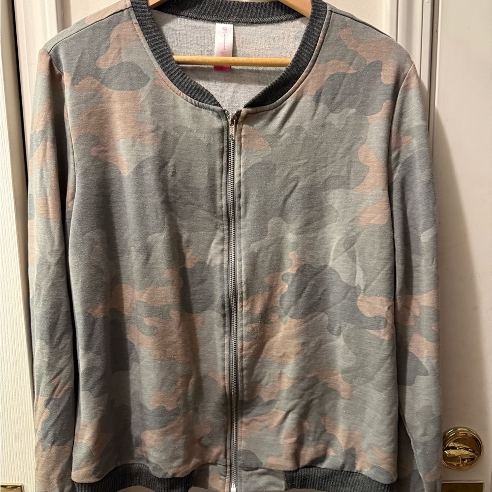 No Boundaries Camo Full Zip Top - Picture 1 of 7